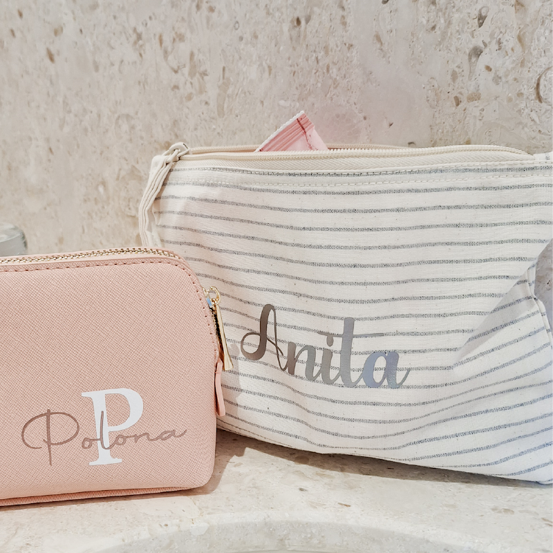 Platnena torbica z imenom - sivo bela